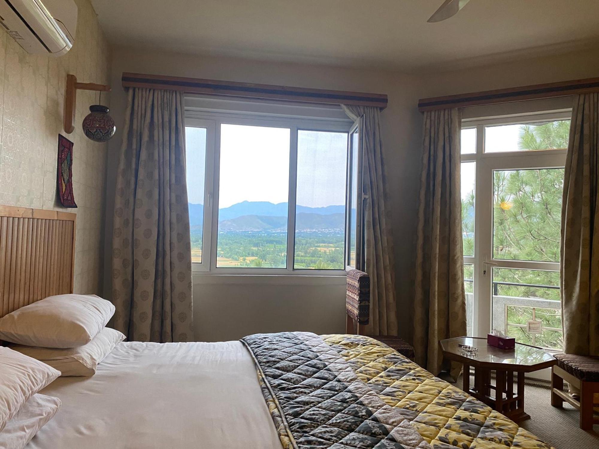 Rock City Resort Saidu Sharif Екстериор снимка
