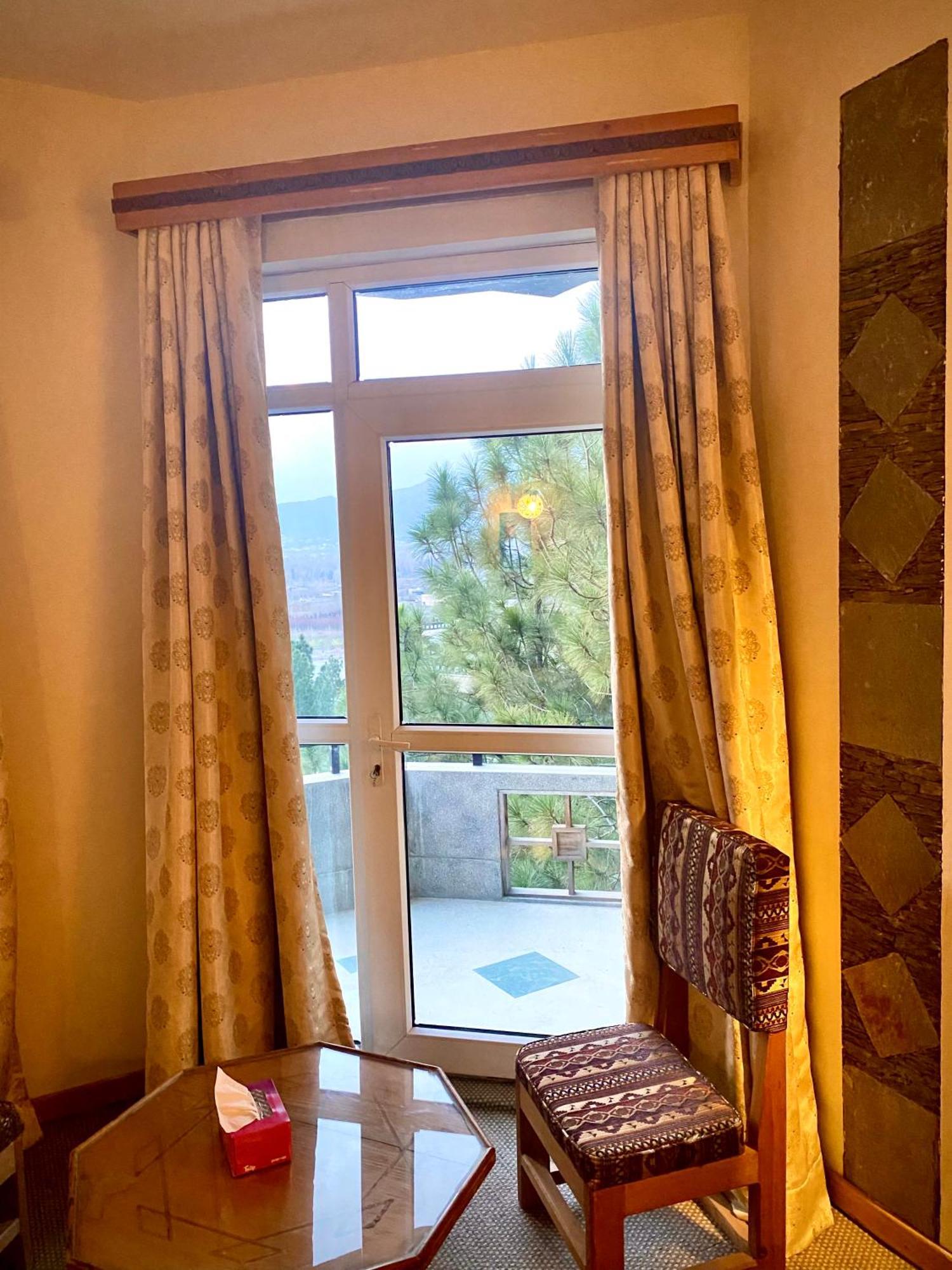 Rock City Resort Saidu Sharif Екстериор снимка