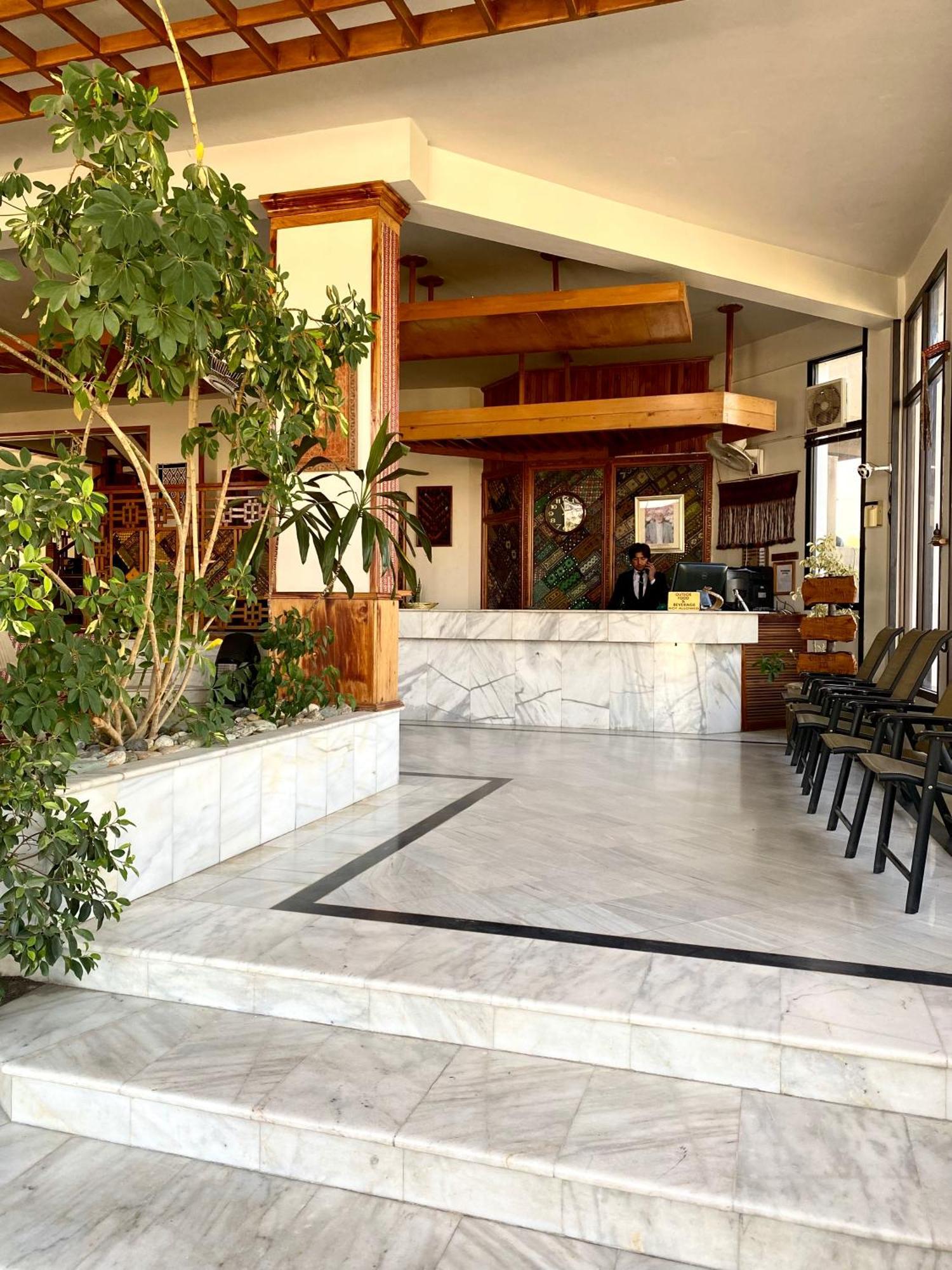 Rock City Resort Saidu Sharif Екстериор снимка