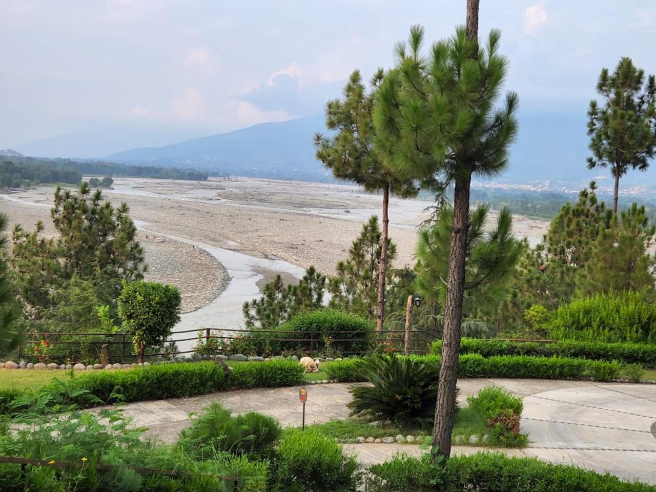 Rock City Resort Saidu Sharif Екстериор снимка