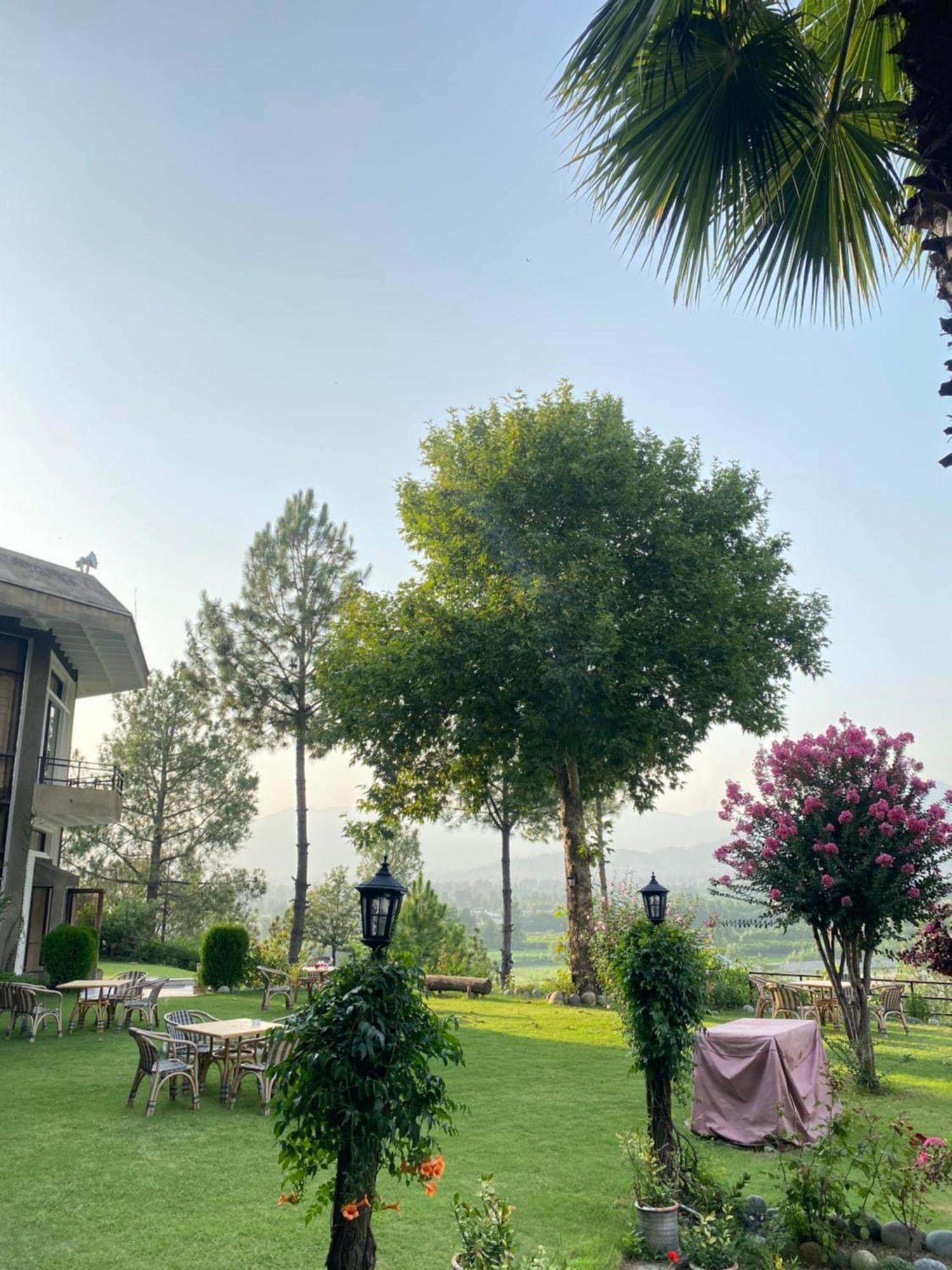 Rock City Resort Saidu Sharif Екстериор снимка