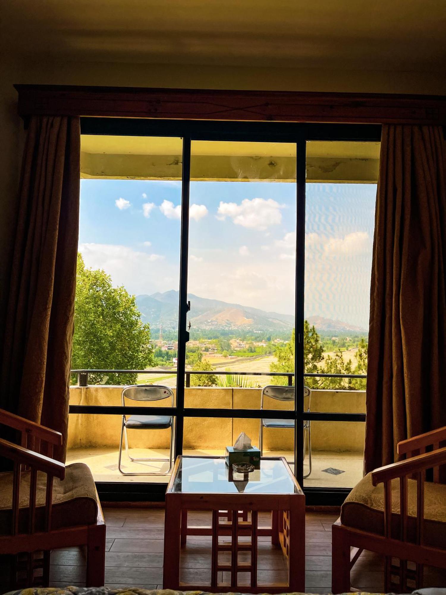 Rock City Resort Saidu Sharif Екстериор снимка