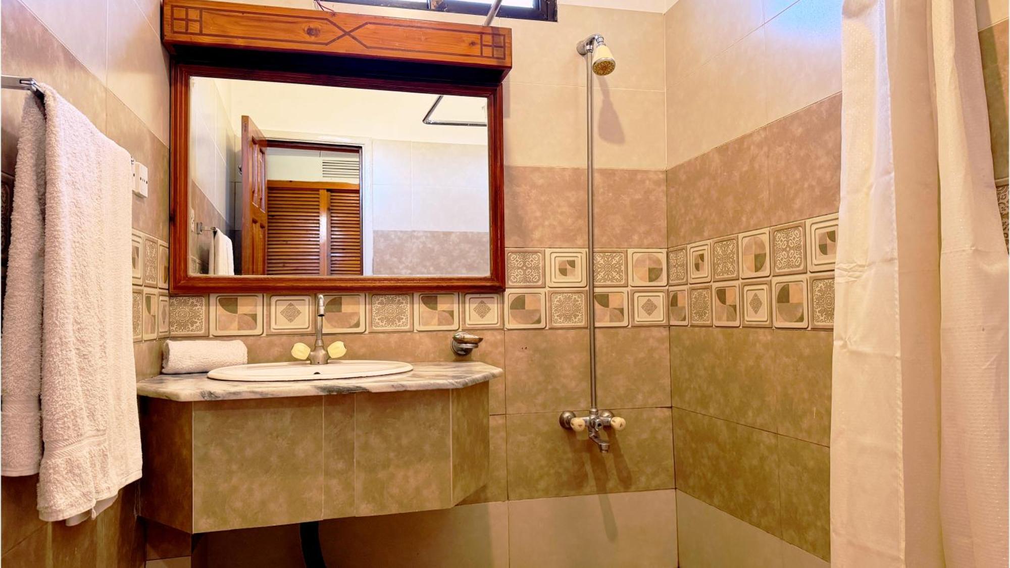 Rock City Resort Saidu Sharif Екстериор снимка